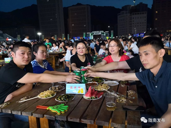 好嗨喲！隴南第一屆青島啤酒節(jié)開幕啦，為期8天