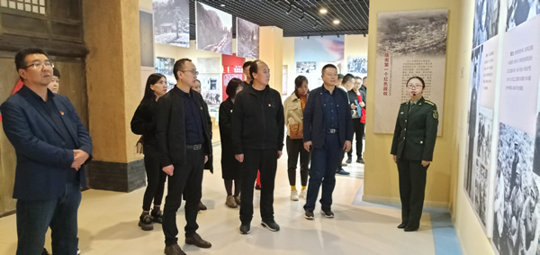 市龍江集團(tuán)開展“不忘初心、牢記使命”主題黨日活動